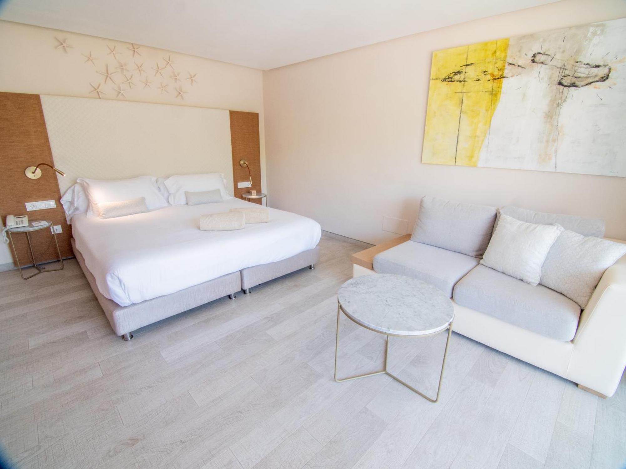 Melbeach & - Adults Only Hotel 4*