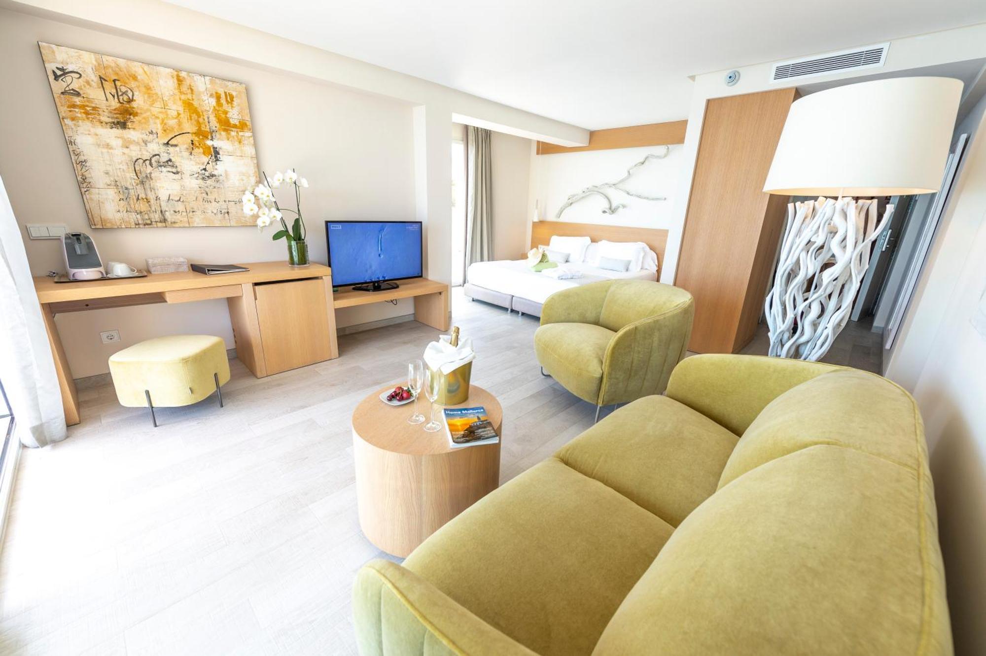 Melbeach & - Adults Only 4*